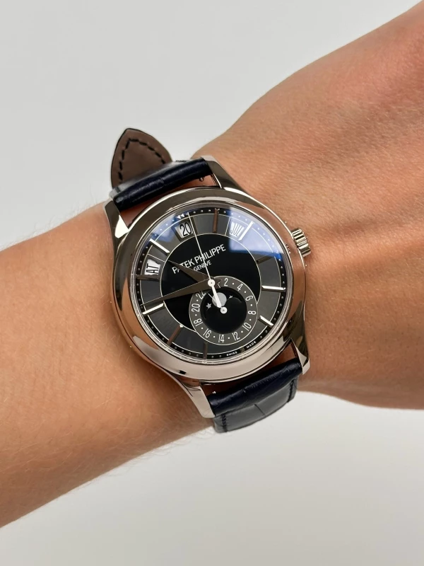Patek Philippe 5205 5205G-010 9