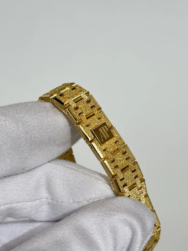 Audemars Piguet MINI FROSTED GOLD 67630BA.GG.1312BA.01 5