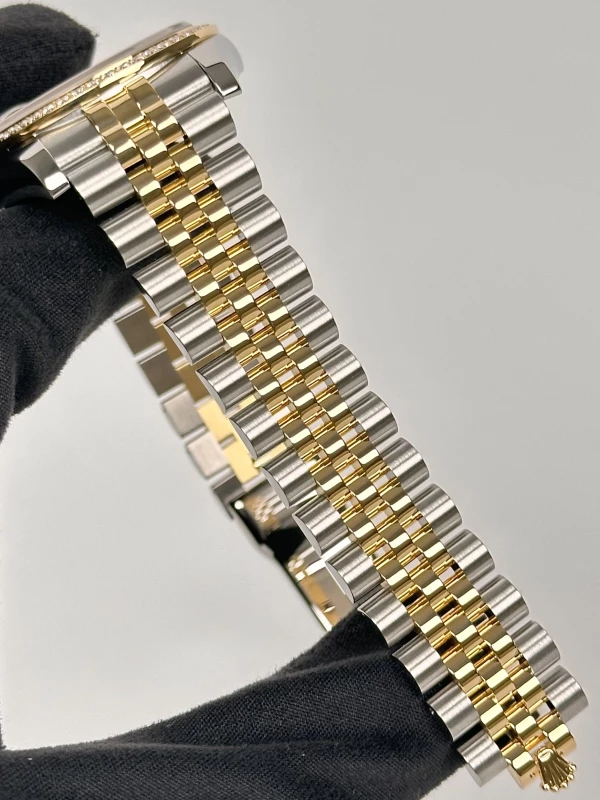 Rolex 36 mm, steel, yellow gold and diamonds 116243-0035 5