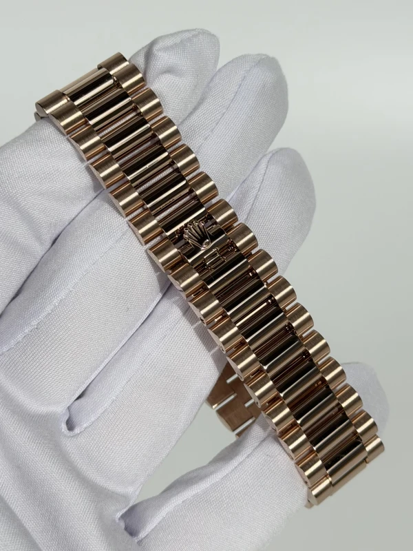 Rolex 40 mm Everose Gold 228235-0053 3