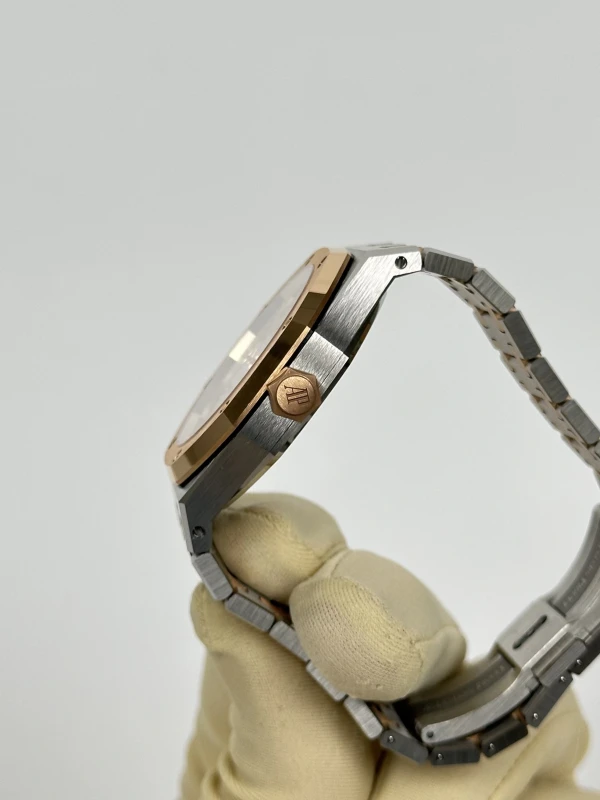 Audemars Piguet Royal Oak Selfwinding 37 mm 15550SR.OO.1356SR.02 5