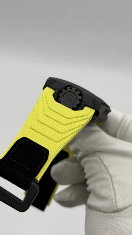 Urwerk UR 230 UR-230 Black Star 6