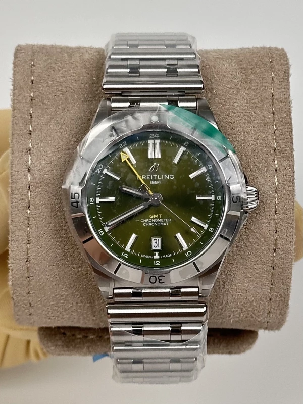 Breitling AUTOMATIC GMT 40 A32398A11L1A1 2