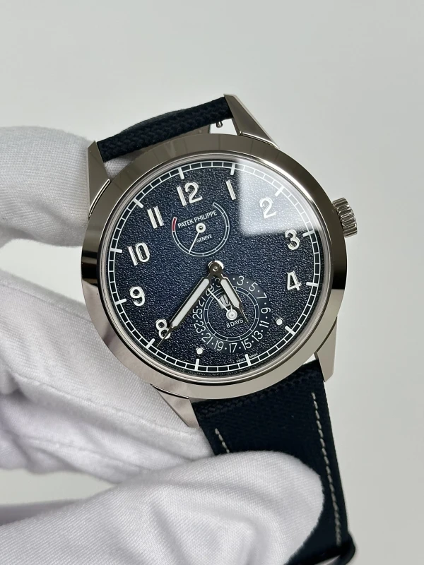 Patek Philippe 8-DAY POWER RESERVE. INSTANTANEOUS DAY AND DATE. 5328G-001 3