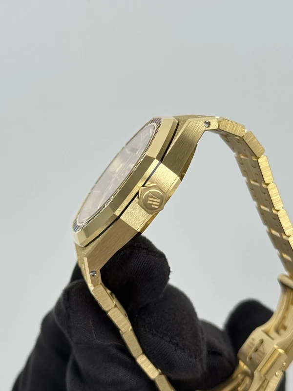 Audemars Piguet Double Balance Wheel Openworked 37 mm Frosted 15468BA.YG.1259BA.01 5