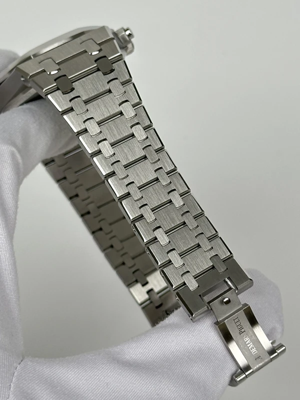 Audemars Piguet Chronograph 41 mm 26331ST.OO.1220ST.03 6