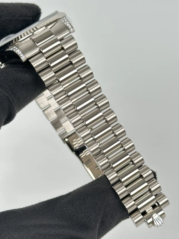 Rolex 36 mm White Gold 118339 Wave 5