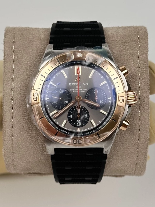 Breitling B01 42 UB0134101B1S1 2