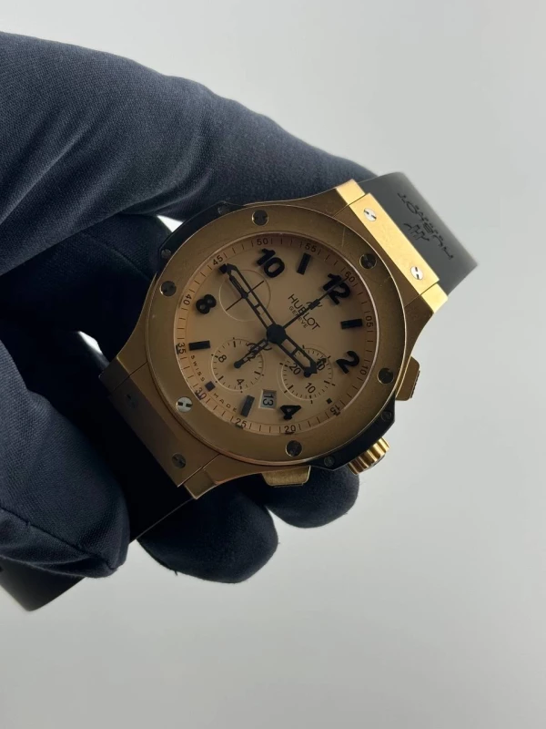 Hublot Rose Gold Mat 301.PI.500.RX 3