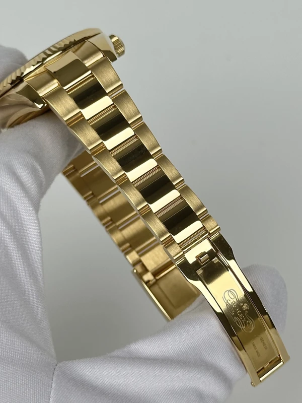 Rolex 42mm Yellow Gold 326938 Champagne 6