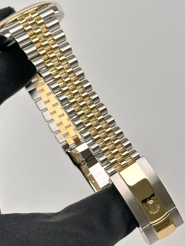 Rolex 41 mm, steel and yellow gold 126333-0020 5