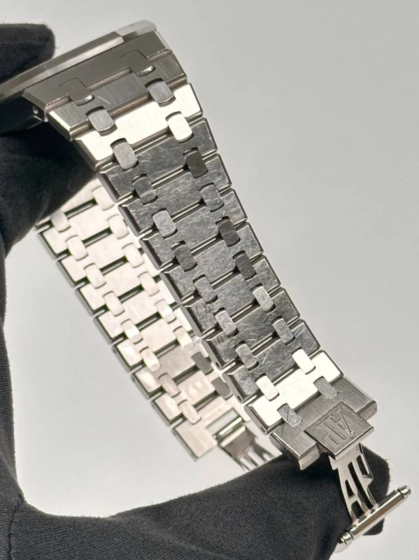Audemars Piguet Selfwinding 39 mm 15300ST.OO.1220ST.02 6