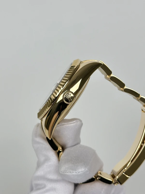 Rolex 42mm Yellow Gold 326938 Champagne 4