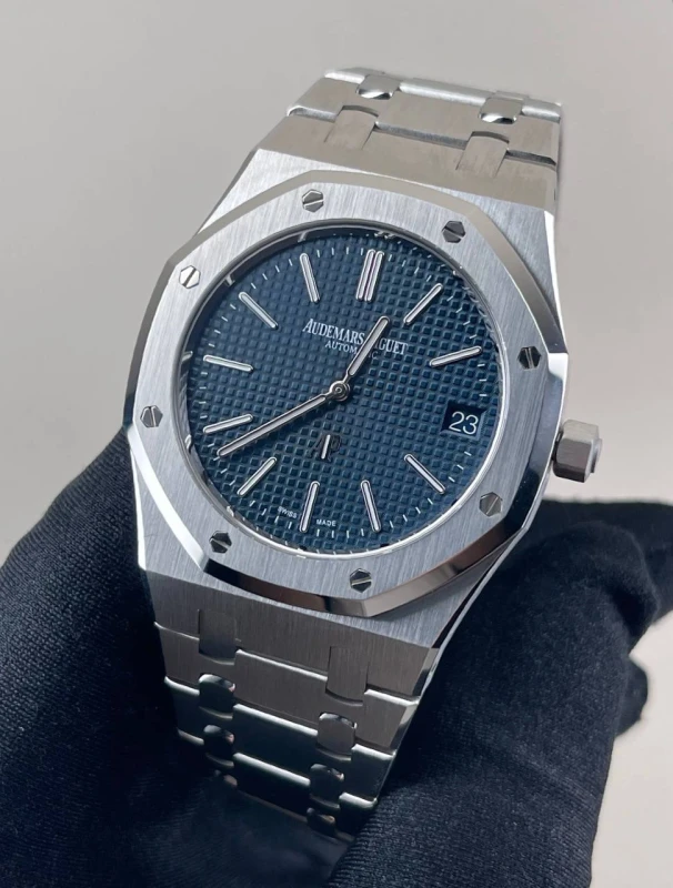 Audemars Piguet Royal Oak Jumbo Extra-Thin "50th Anniversary" 39 mm  16202ST.OO.1240ST.01 6