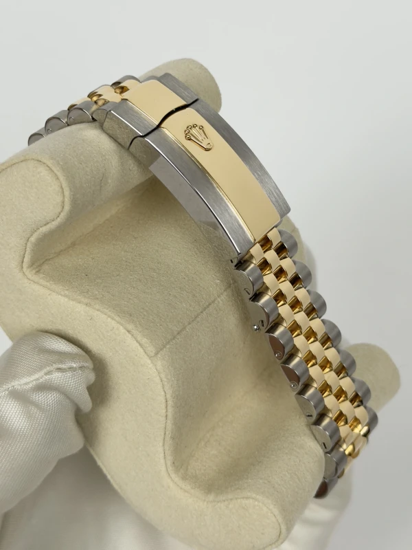 Rolex Datejust 36mm Steel and Yellow Gold 126233-0053 4