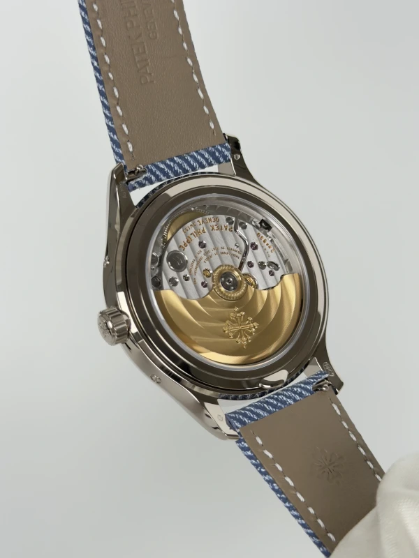 Patek Philippe 4946G-001 8