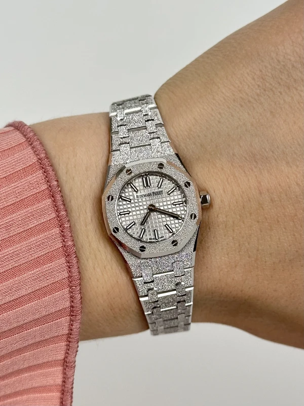 Audemars Piguet MINI FROSTED GOLD 67630BC.GG.1312BC.01 8
