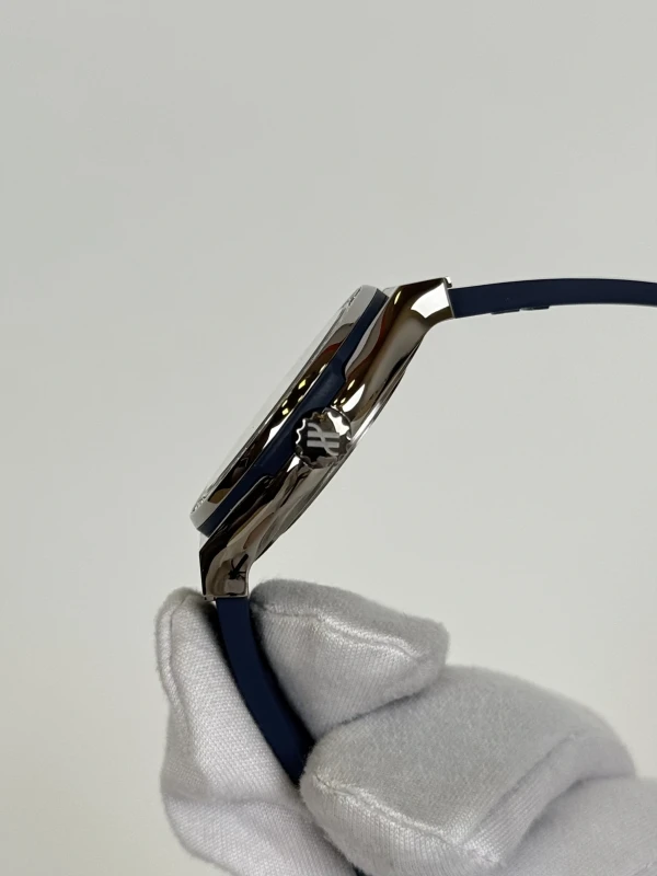 Hublot TITANIUM BLUE DIAMONDS 581.NX.7170.RX.1104 6