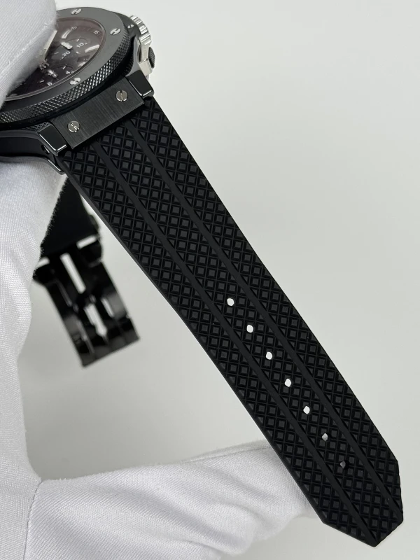 Hublot Limited Edition Luna Rossa 301.CM.131.RX.LUN06 7