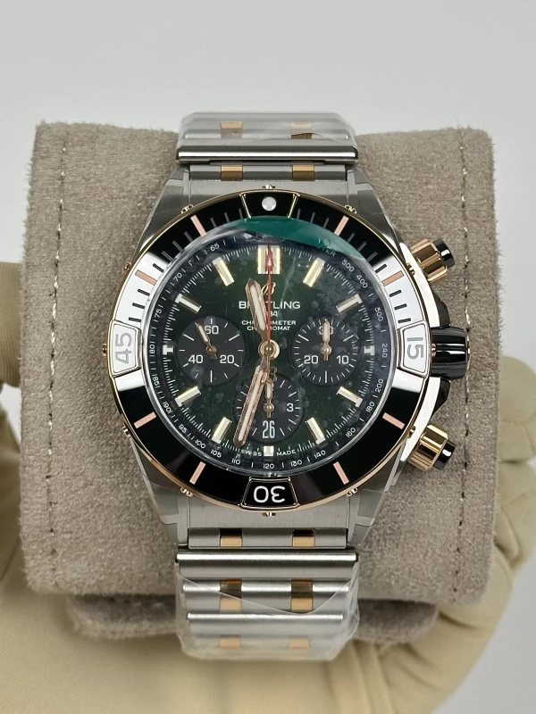 Breitling SUPER CHRONOMAT B01 44 UB0136251L1U1 2