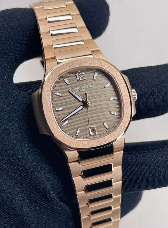 Patek Philippe Lady 7118 7118/1R-010 3