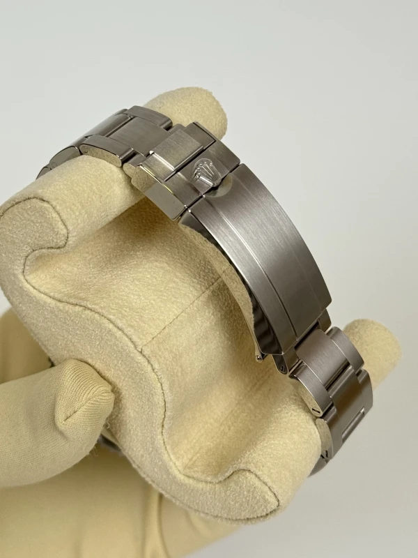 Rolex 4000 126600-0001 4