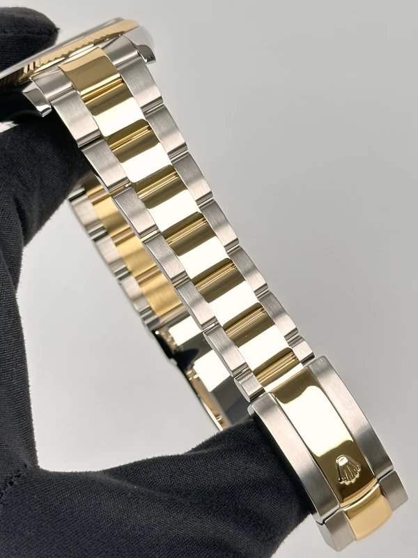 Rolex 36mm Steel and Yellow Gold 116233 chro 5