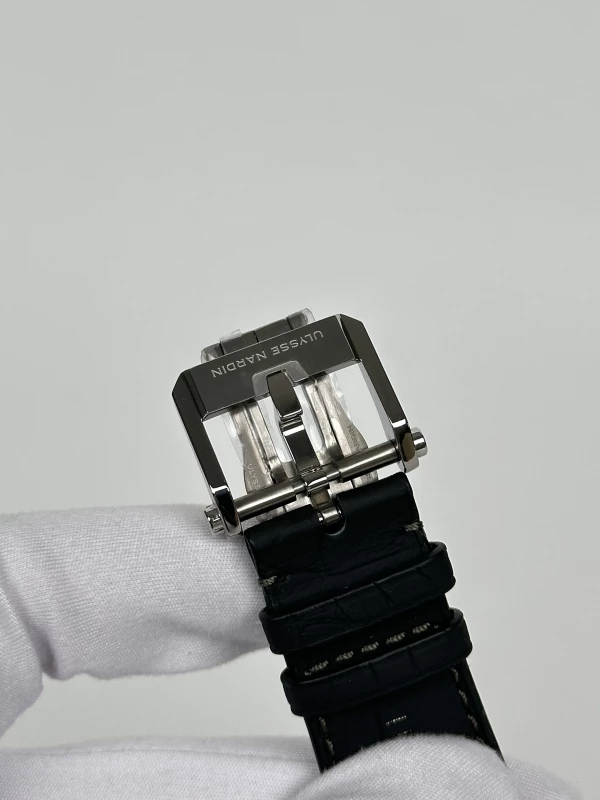 Ulysse Nardin S NOMAD 2513-500LE-4A-GUI/1A 8