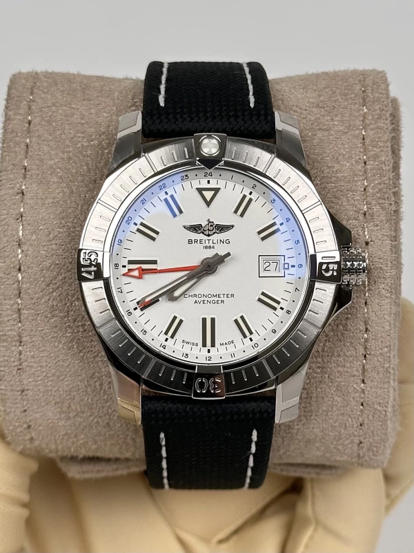 Breitling AVENGER AUTOMATIC GMT 43 A32397101A1X2 2