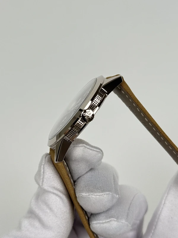 Patek Philippe Calatrava 5226G-001 6