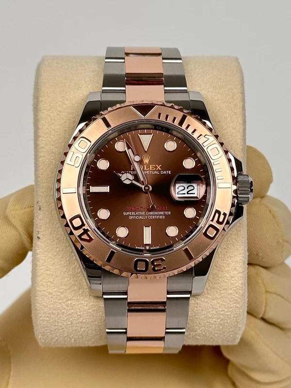 Rolex 40 MM, OYSTERSTEEL AND EVEROSE GOL 126621-0001 2