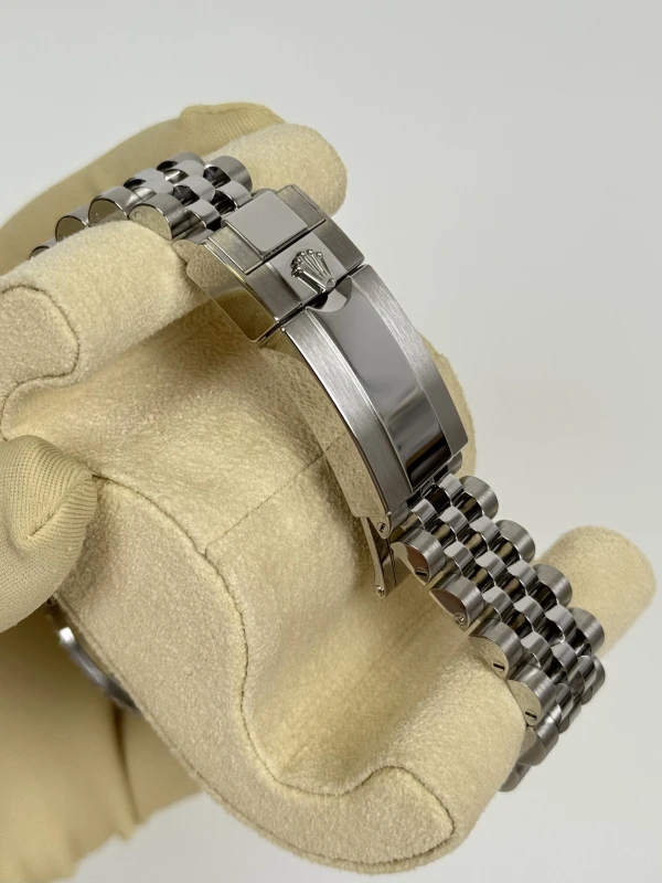 Rolex 126710GRNR-0003 4