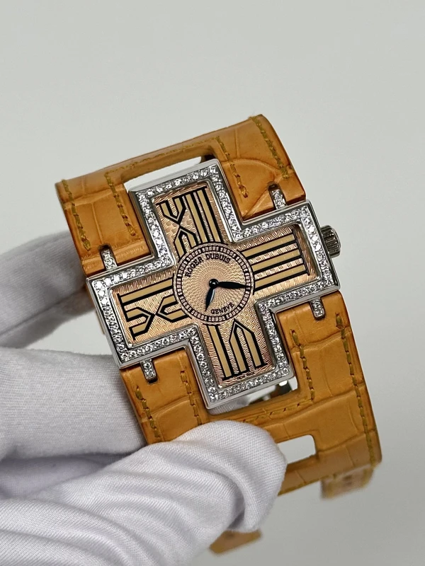 Roger Dubuis Follow Me F17 54 3