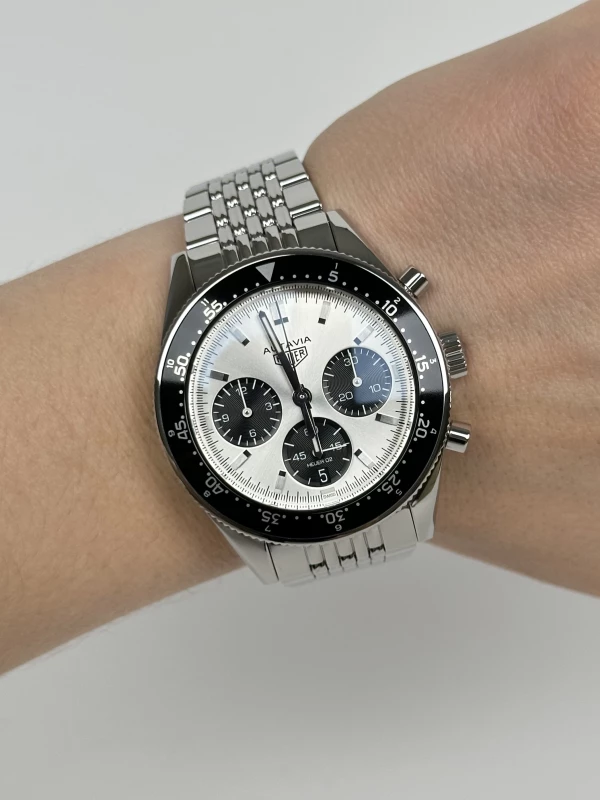 Tag Heuer CBE2111.BA0687 8