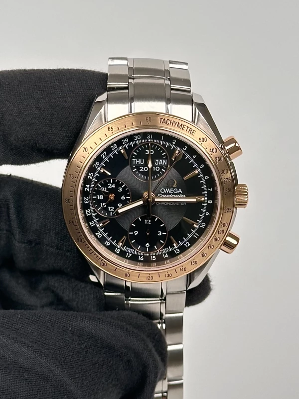 Omega  DAY-DATE CHRONOGRAPH 40 MM 323.21.40.44.01.001 3