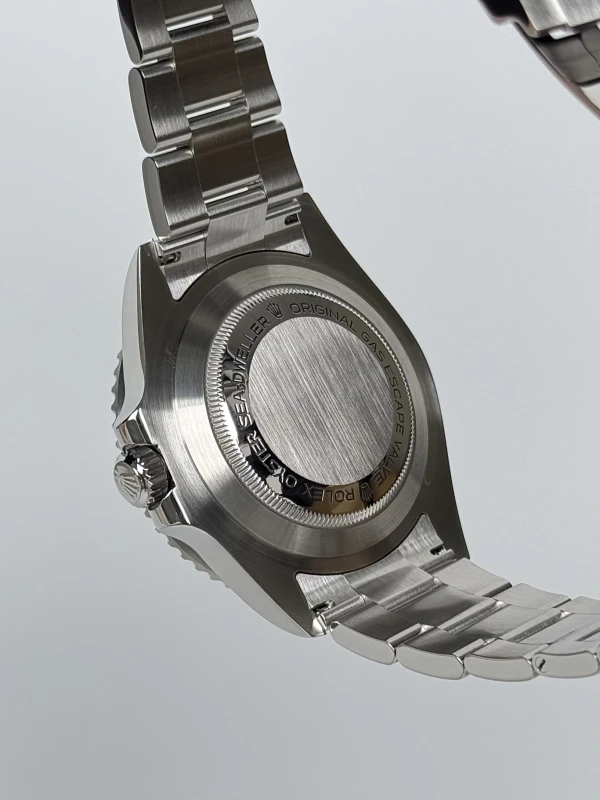 Rolex 4000 126600-0001 9