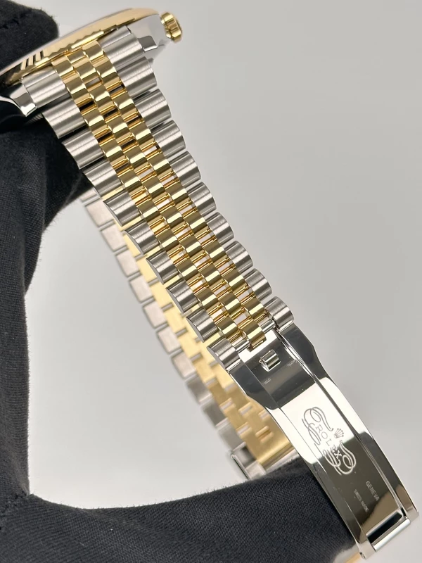 Rolex 41mm Steel and Yellow Gold 126333-0016 6