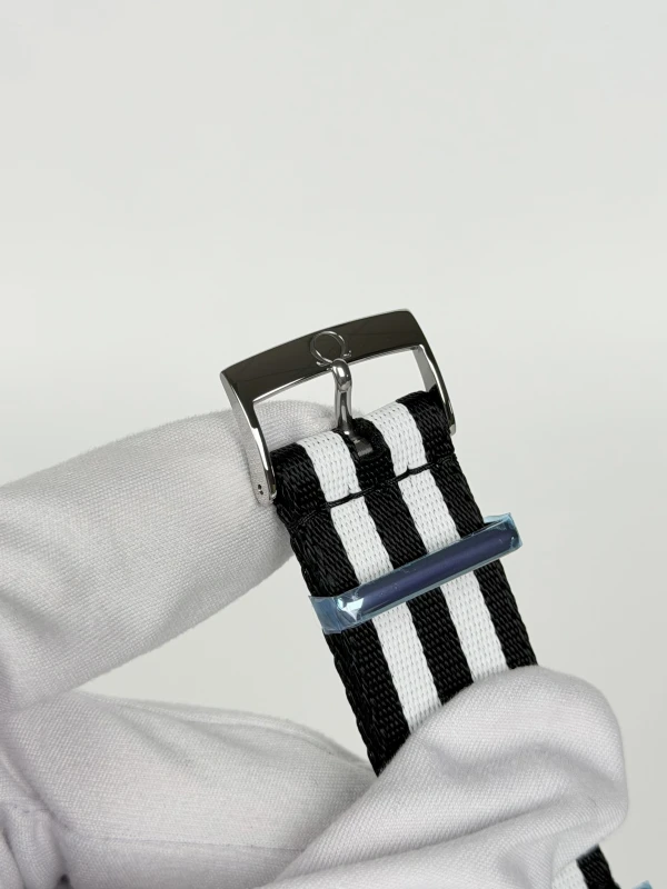 Omega Diver 300M Omega Co‑Axial Master Chronometer 42 mm 210.32.42.20.01.005 5