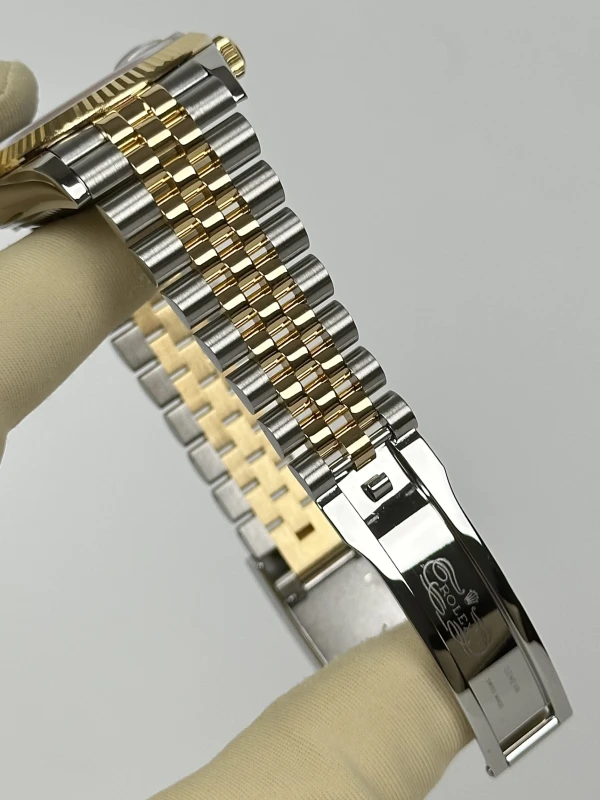 Rolex 36mm Steel and Yellow Gold 126233-0021 6