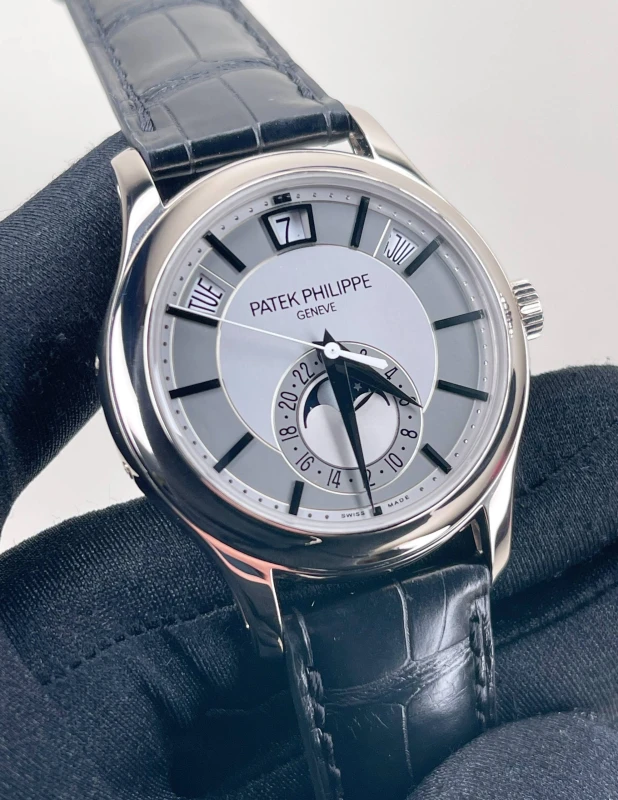 Patek Philippe 5205G-001 5205G-001 3