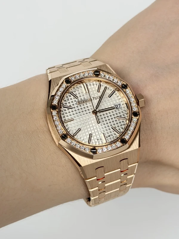 Audemars Piguet Royal Oak Selfwinding 37 mm  15551OR.ZZ.1356OR.04 4