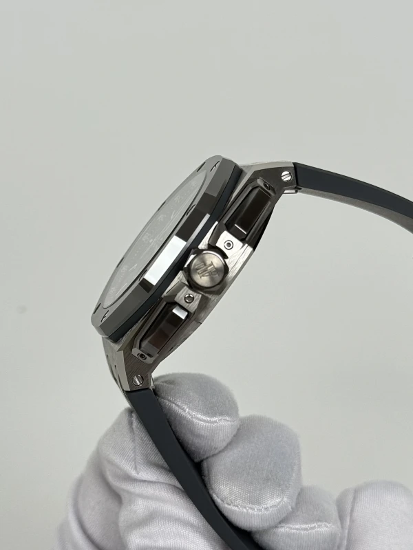 Audemars Piguet Chronograph 43 mm 26420IO.OO.A009CA.01 6