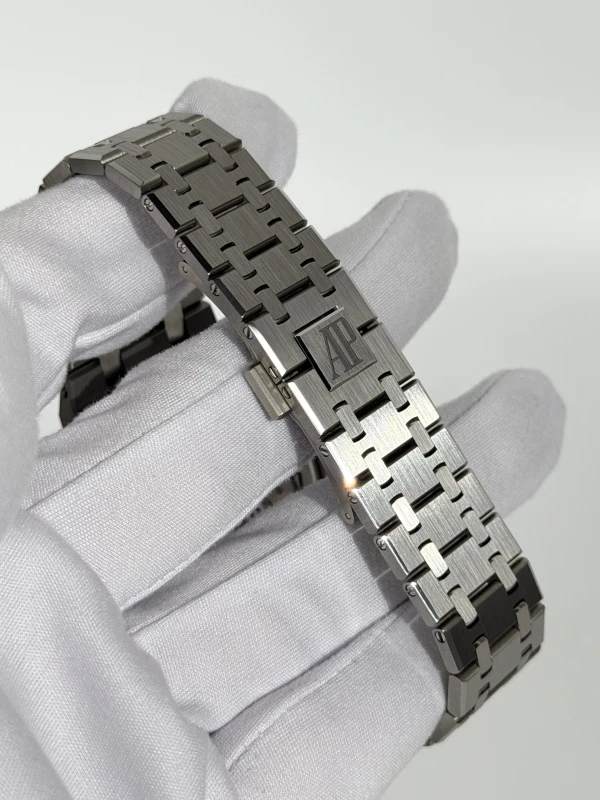 Audemars Piguet 26730TI.OO.1320TI.02 3