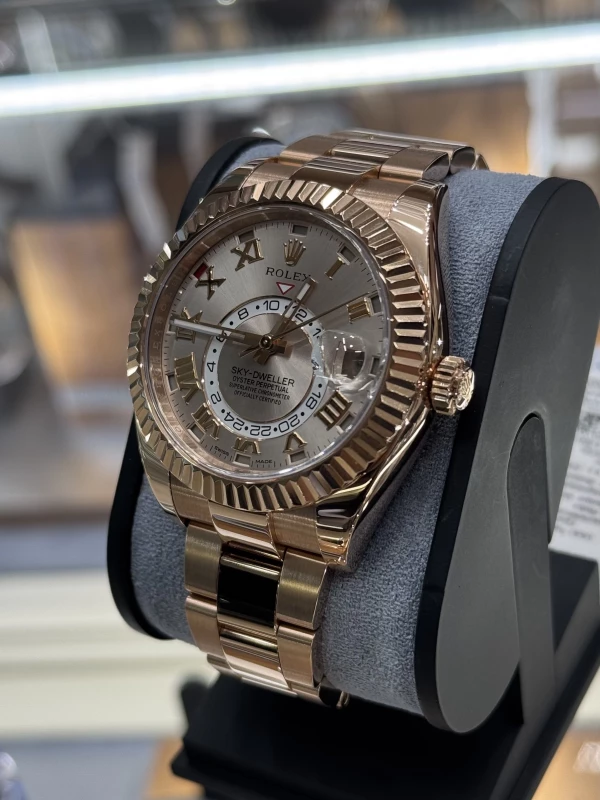 Rolex 42mm Everose Gold 326935 3