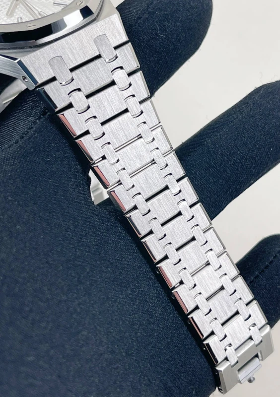 Audemars Piguet 15510ST.OO.1320ST.08 7