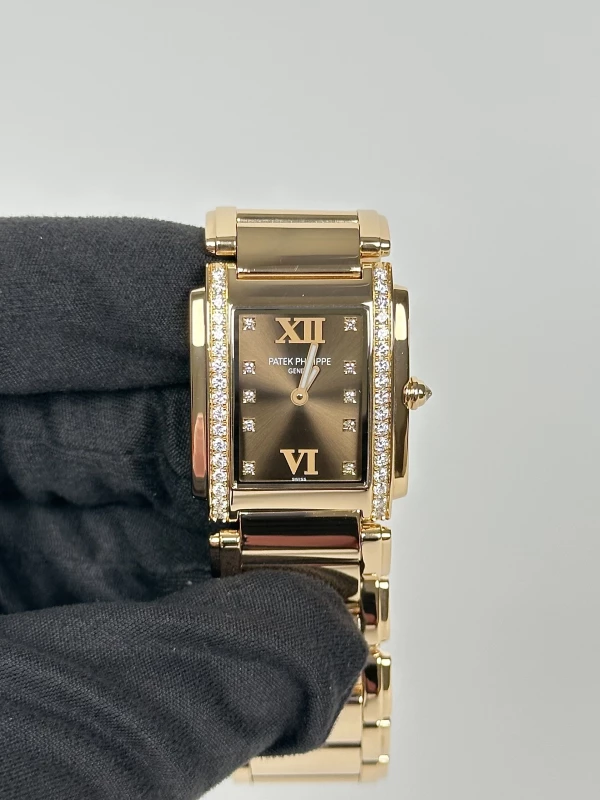 Patek Philippe  Ladies 4910/11R-010 3