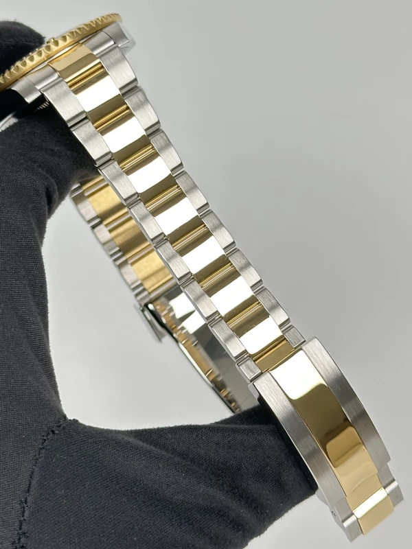 Rolex 40mm Steel and Yellow Gold 116613LN-0001 5