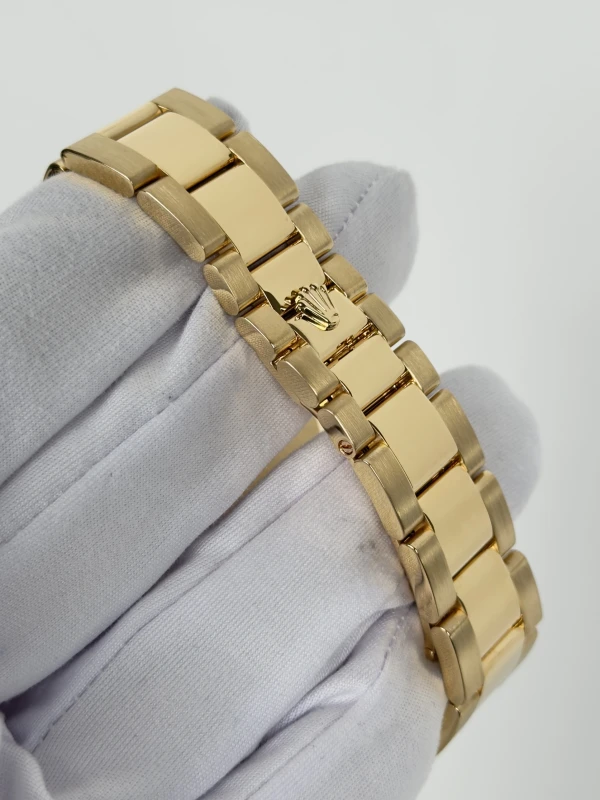 Rolex 36mm Yellow Gold 118208 chwap 3