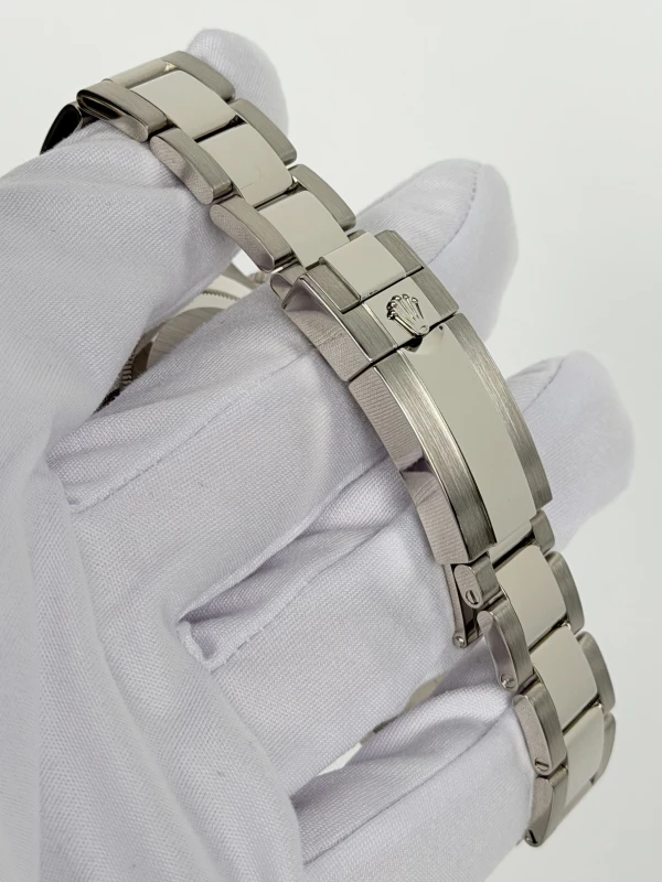 Rolex Cosmograph 40mm White Gold 116509-0071 3