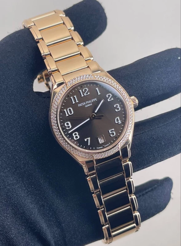 Patek Philippe 7300/1200R-001 3